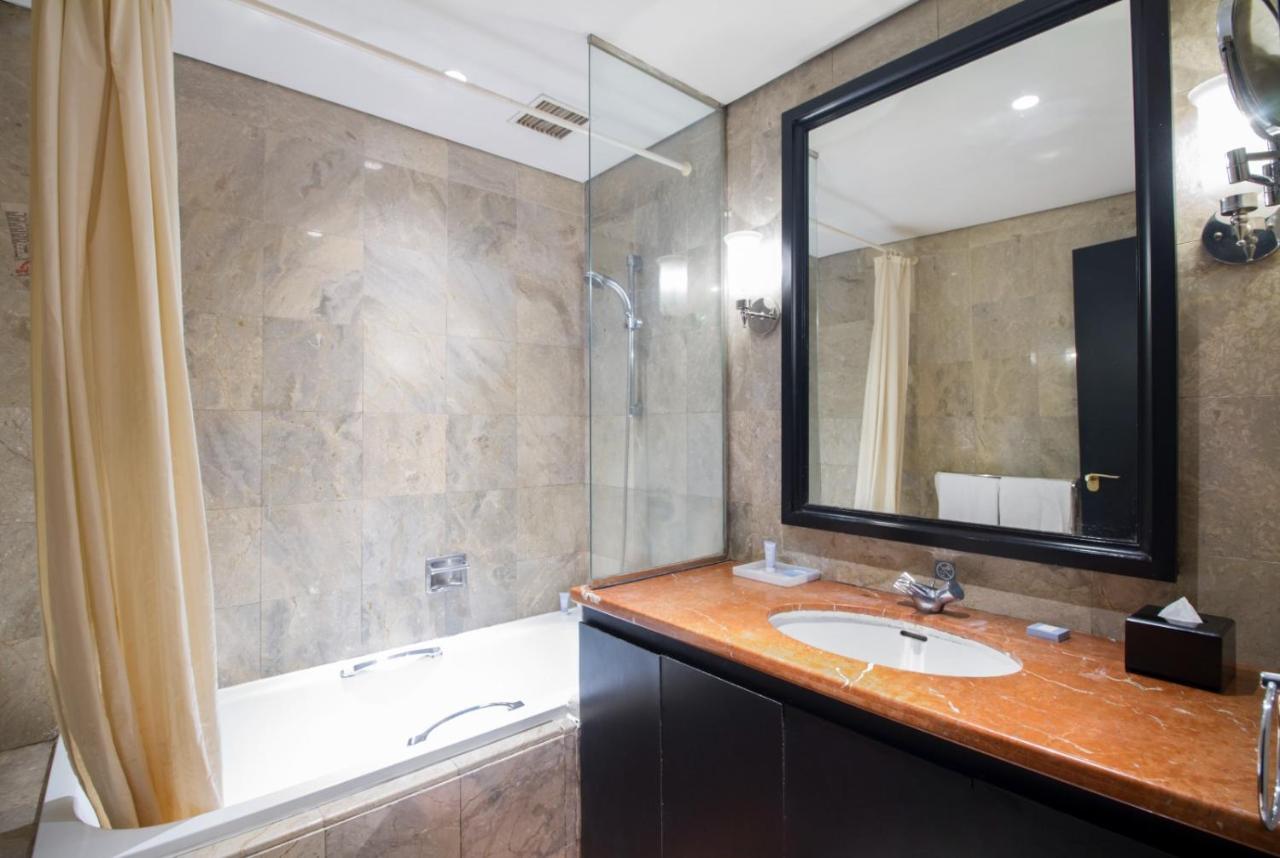 Oakwood Suites Kuningan Jakarta Exteriör bild