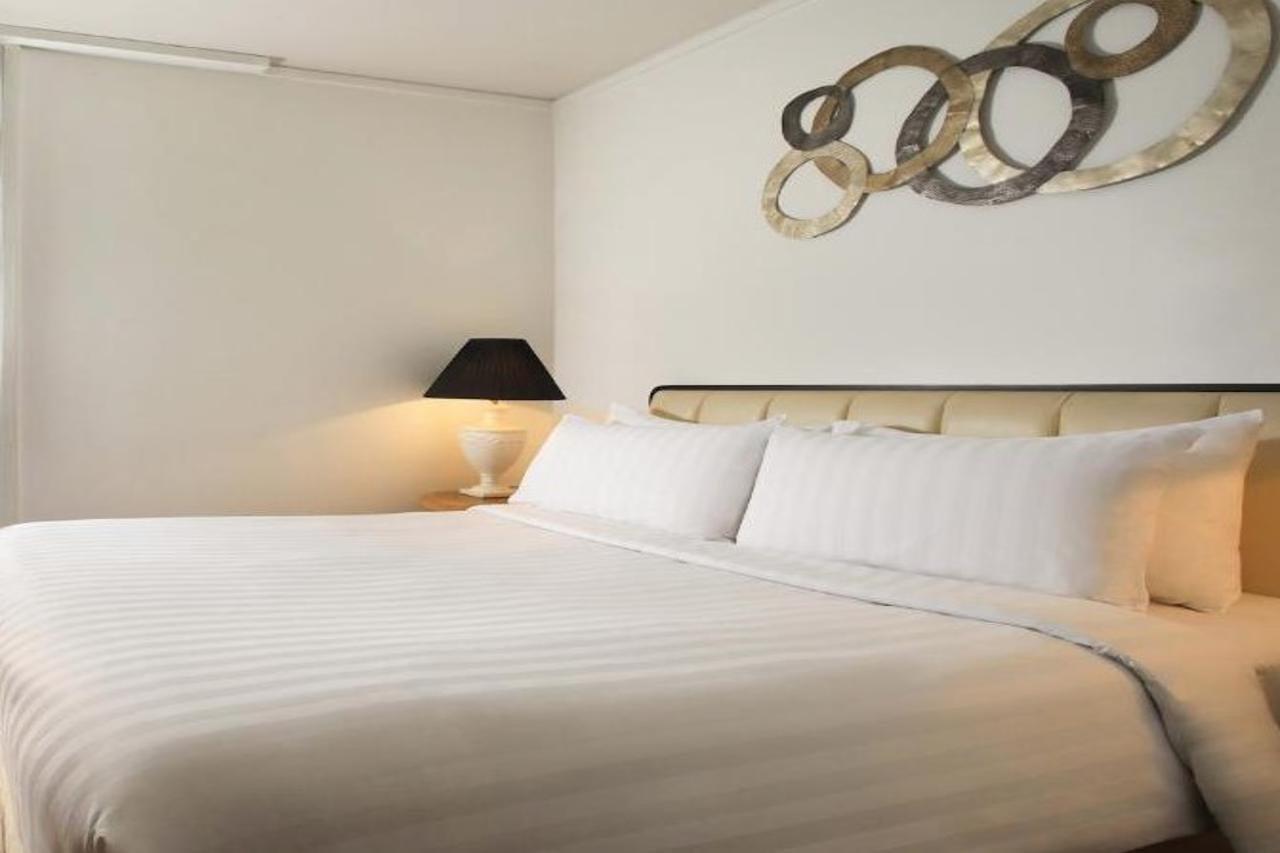 Oakwood Suites Kuningan Jakarta Exteriör bild