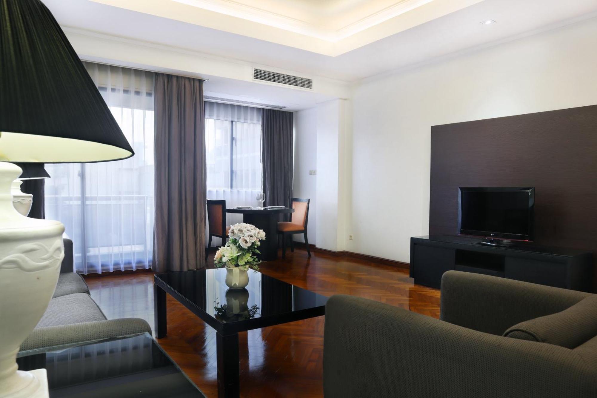 Oakwood Suites Kuningan Jakarta Exteriör bild
