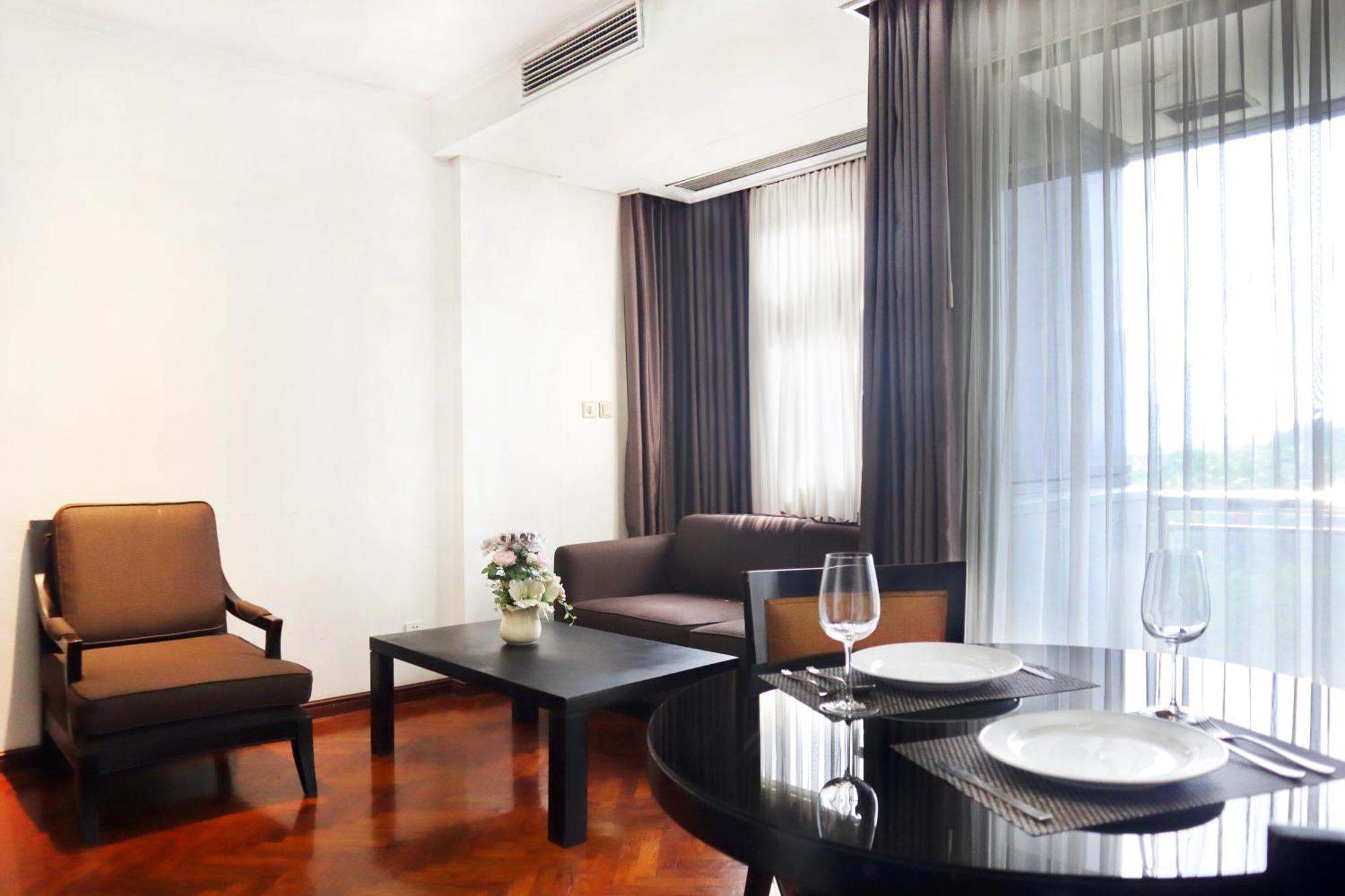 Oakwood Suites Kuningan Jakarta Exteriör bild